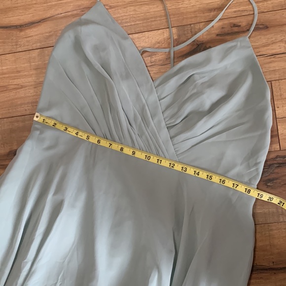 Host Pick 🌟Sage green long evening gown 16 👗 - Picture 7 of 15